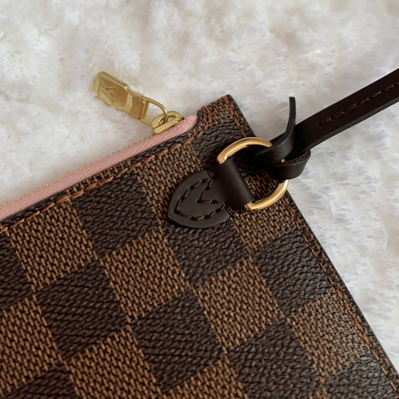 SOLD! Authentic Nevefull MM Pouch. - Picture 11 of 11